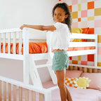 Letto a castello Max & Lily con letto estraibile, singolo sopra matrimoniale, in legno massello, stile scandinavo, per bambini
