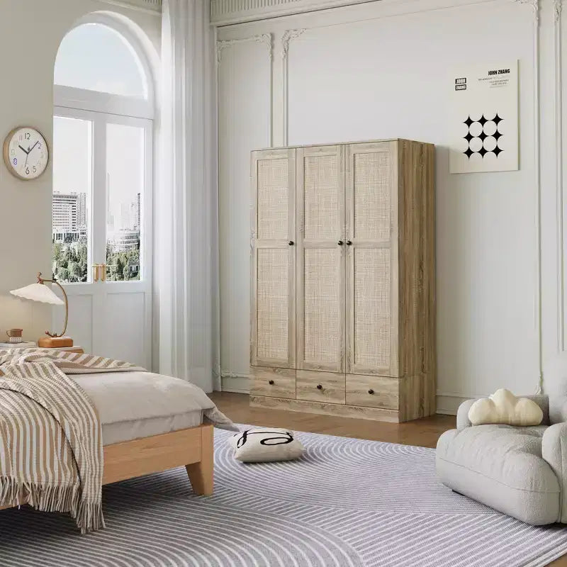 Armadio in rattan Famapy con 3 cassetti e 3 ante traspiranti in rattan, armadio alto in stile rustico per camera da letto