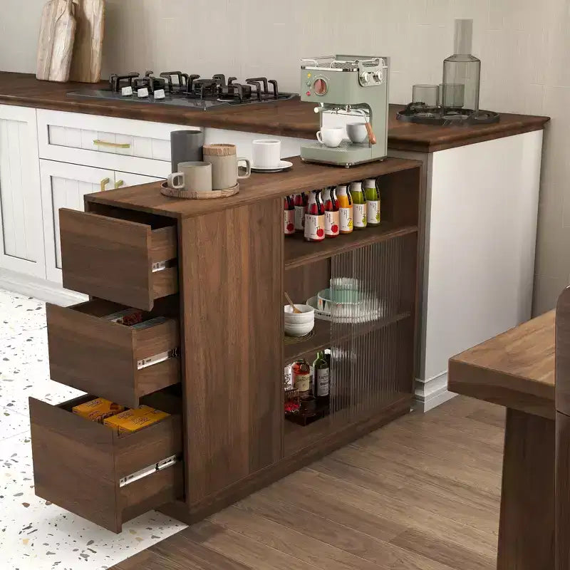 Buffet moderne Hikaru GDFStudio avec portes coulissantes en verre et tiroirs