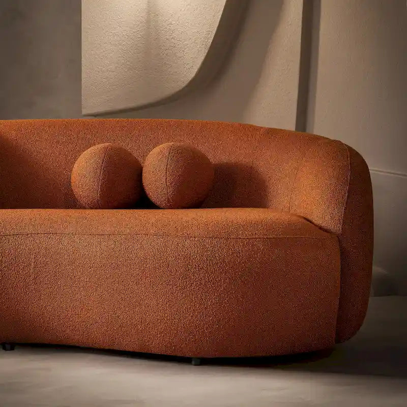 Blaine gebogenes Sofa im Japandi-Stil aus luxuriösem, modernem Bouclé-Stoff