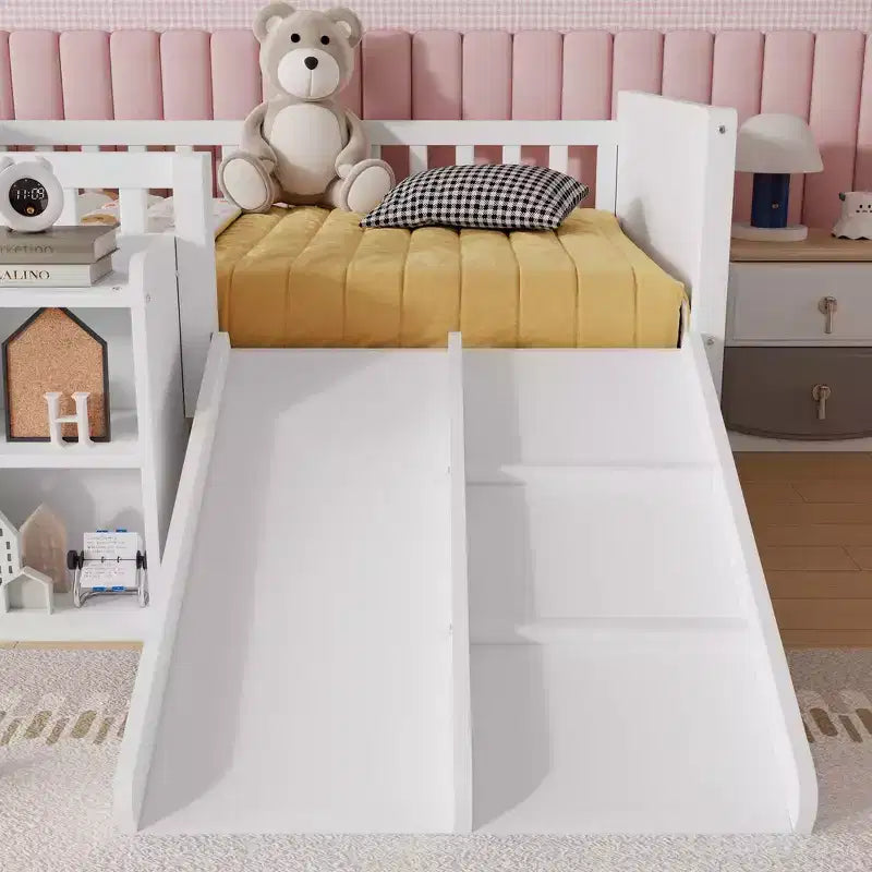 Whisen laag halfhoog bedframe van eenpersoonsformaat voor kinderen, met glijbaan, verplaatsbare boekenplank met opbergruimte en veiligheidsleuningen