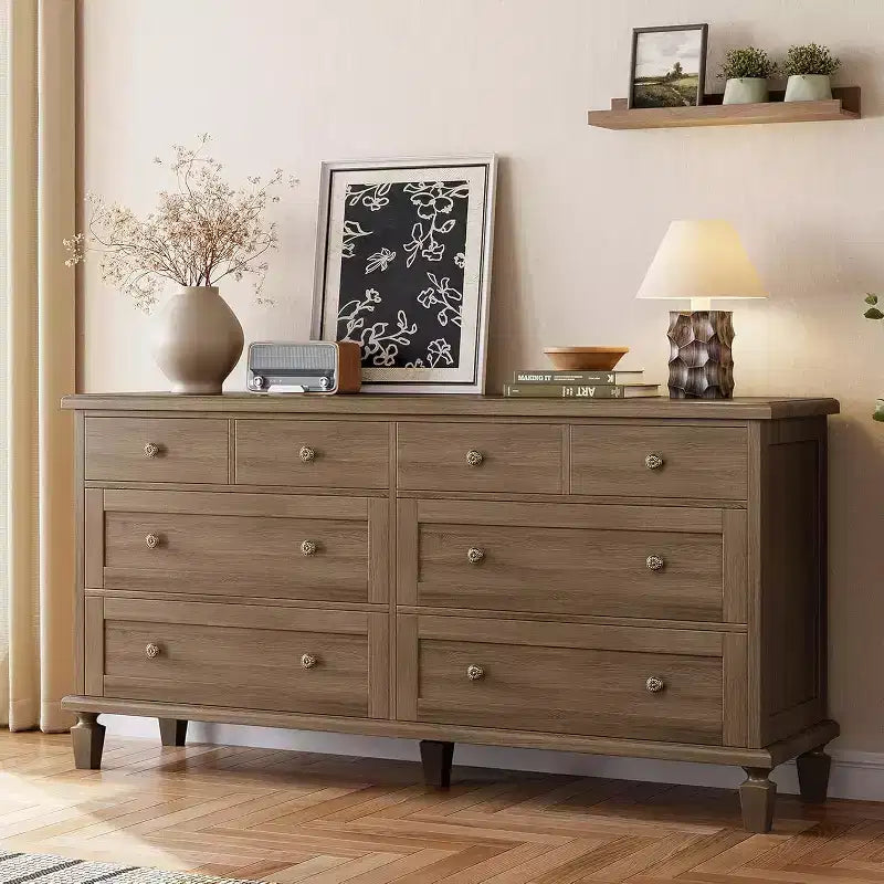Kommode mit 8 Schubladen fürs Schlafzimmer, Vintage-TV-Kommode 59 mit geschnitzten Griffen und konischen Beinen, Holzkommode mit großem Stauraum
