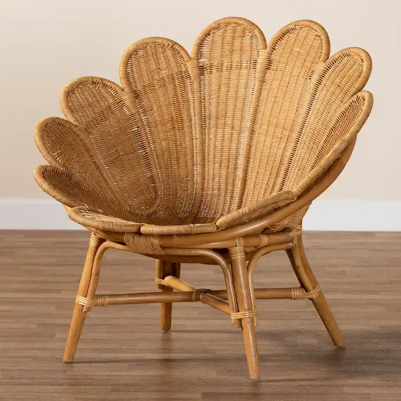 Blossom Akzentstuhl in Blumenform aus honigfarbenem Rattan im Boho-Stil
