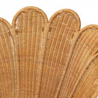 Blossom Akzentstuhl in Blumenform aus honigfarbenem Rattan im Boho-Stil