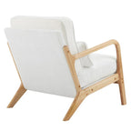 Gestoffeerde accentstoel in midcenturymoderne stijl