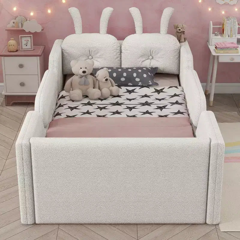 Whisen eenpersoonsbed met platform, gestoffeerd kinderbedframe voor op de vloer met konijnenkussen en afneembare zijhekken