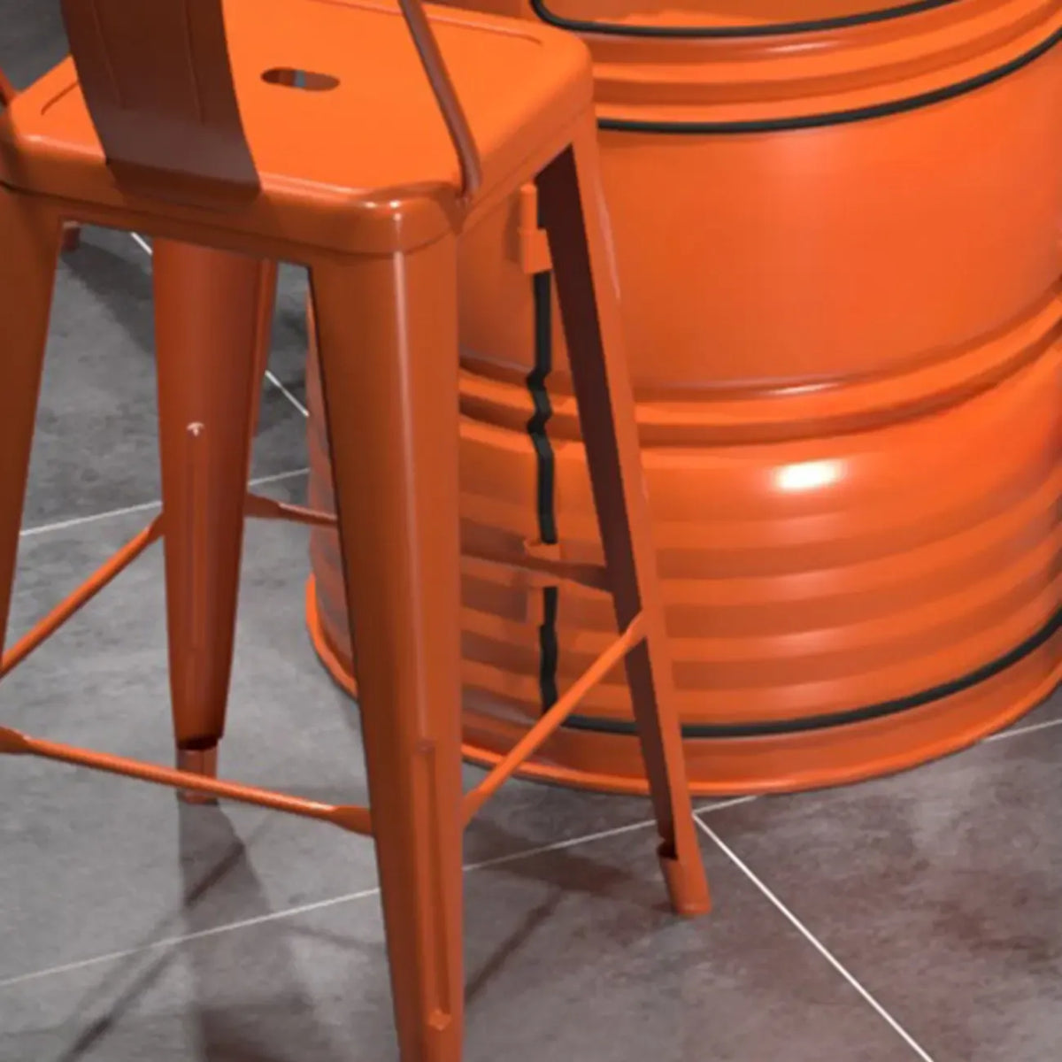 Mesas de apoio industriais de tambor metálico, pretas e cor de laranja, com arrumação