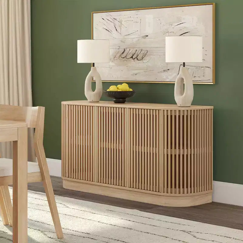 Buffet Contour Plank+Beam en bois massif avec 3 portes, meuble TV de 59 pour le salon