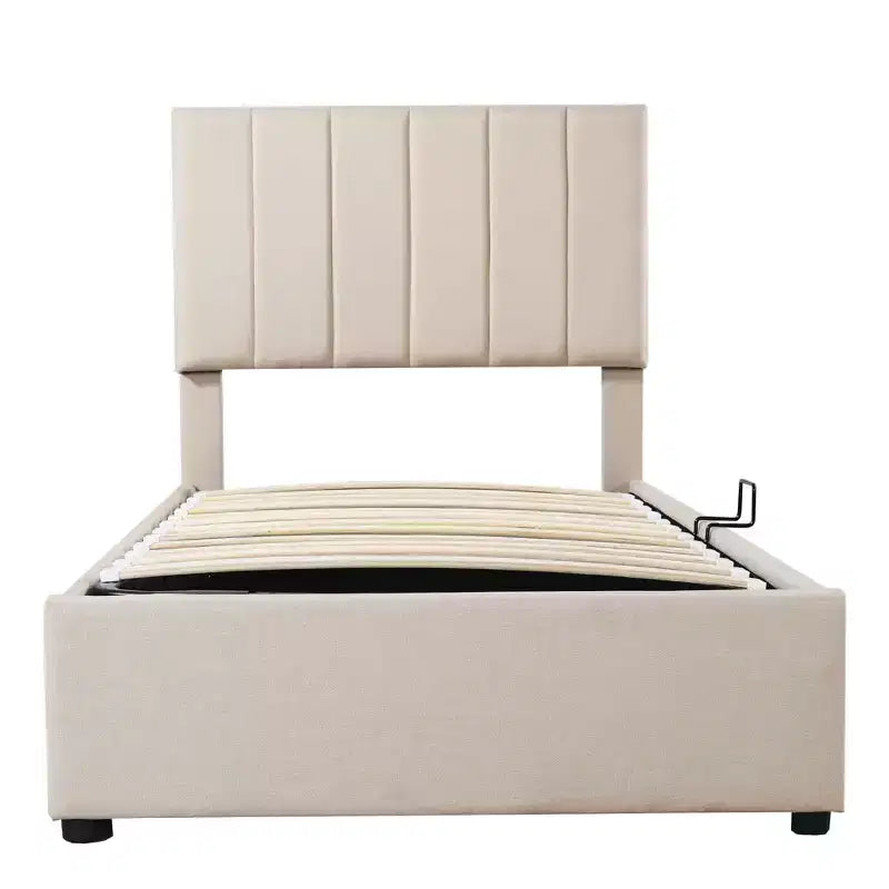 Bellemave eenpersoons opbergbed met liftmechanisme, gestoffeerd platformbed met hydraulisch opbergsysteem, hoofdbord met verticale strepen, beige