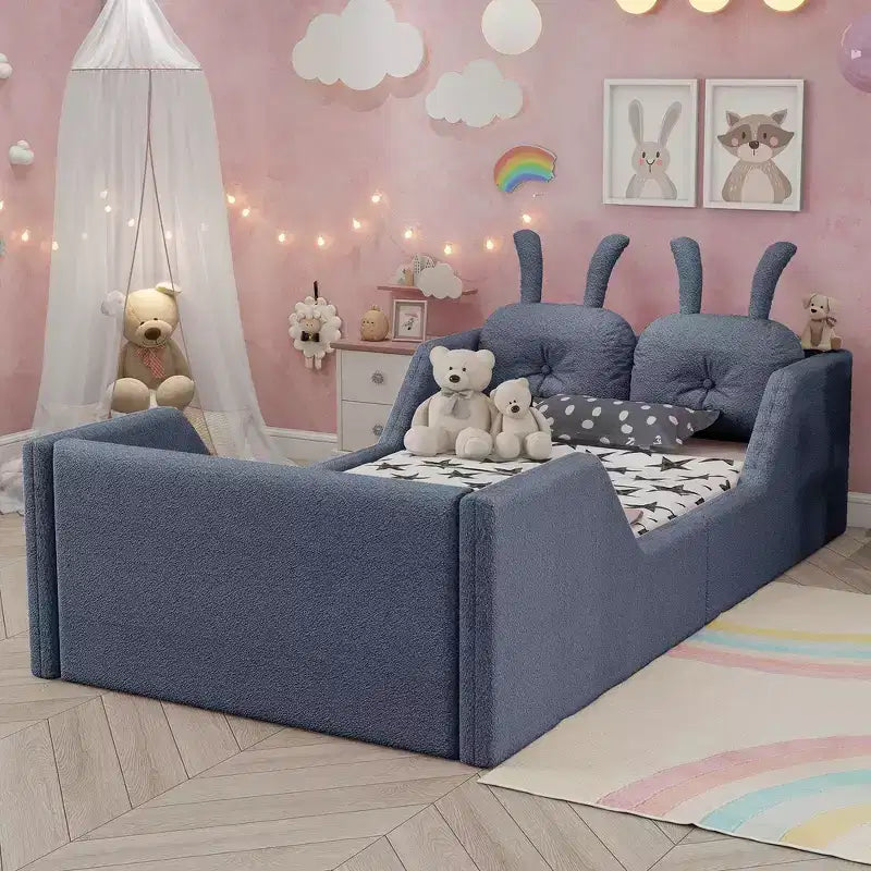 Whisen eenpersoonsbed met platform, gestoffeerd kinderbedframe voor op de vloer met konijnenkussen en afneembare zijhekken