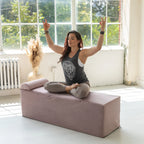 Avana Kami umwandelbare Chaiselongue / Yoga und Massage - 2-in-1-Hocker mit verstecktem ausklappbarem Yoga-Loungesessel, Mikrosamt - N/A
