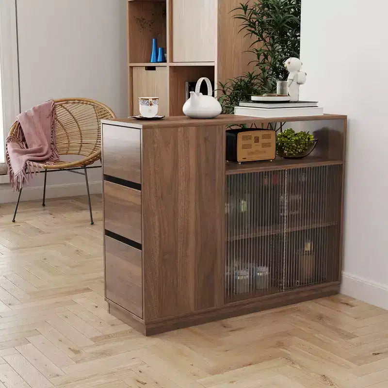 Buffet moderne Hikaru GDFStudio avec portes coulissantes en verre et tiroirs