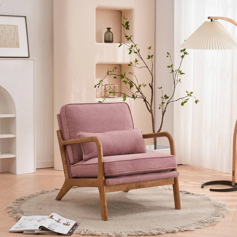 Gestoffeerde accentstoel in midcenturymoderne stijl