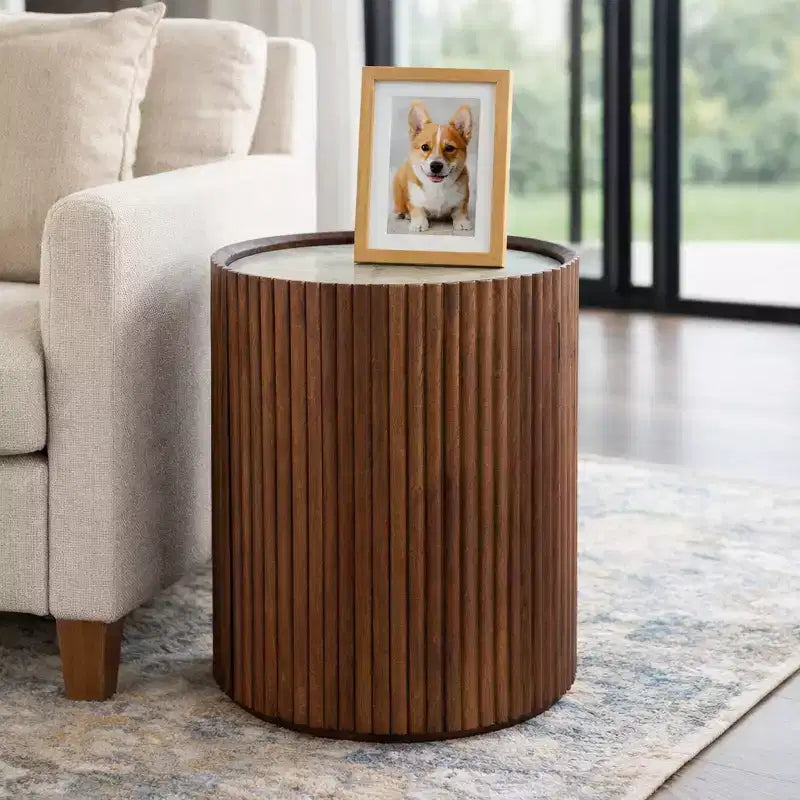 Tavolino laterale decorativo in legno scanalato con piano in marmo e vano contenitore - Piccolo tavolino decorativo per camera da letto o soggiorno