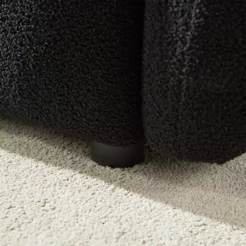 Nowoczesna 3-osobowa sofa GDFStudio Alanna 79.5 z tapicerką z tkaniny teddy i poduszkami