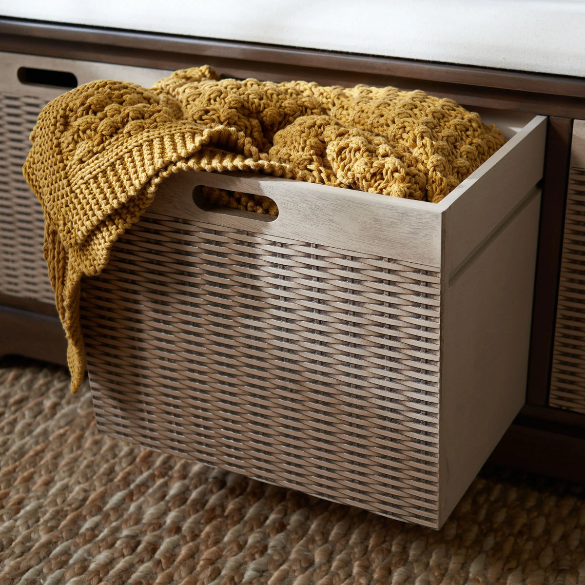 Panca contenitore SAFAVIEH Fiorello a 3 cassetti con cuscino - 47.3 W x 15 L x 19 H - 47Wx15Dx19H