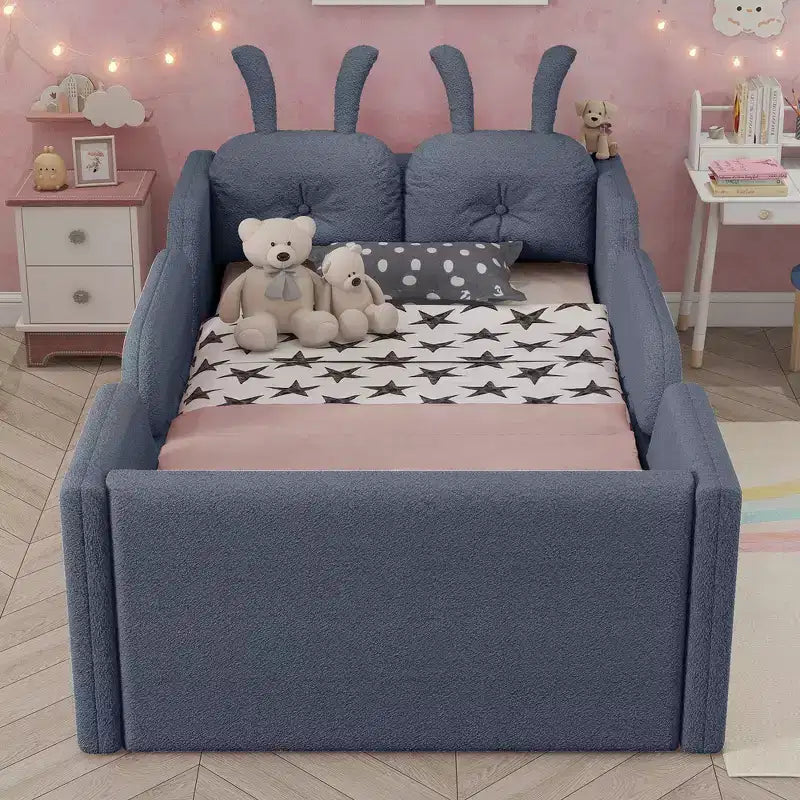 Whisen eenpersoonsbed met platform, gestoffeerd kinderbedframe voor op de vloer met konijnenkussen en afneembare zijhekken