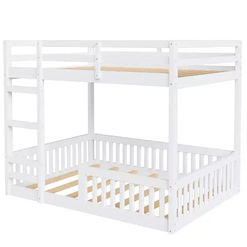 Letto a castello in legno a due piazze con scala e sponde di protezione, letto a castello basso a due piazze con supporto a doghe