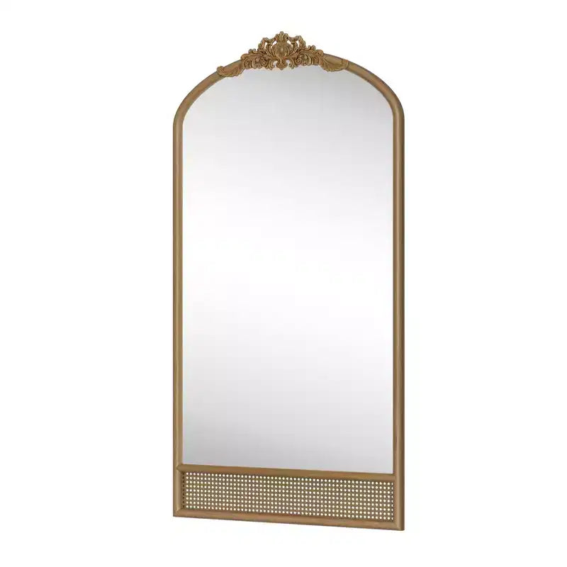 Klassischer Wandspiegel mit geschnitztem Rundbogen-Holzrahmen und unterem Rattanbereich, 37 in. W x 71 in. H, braun