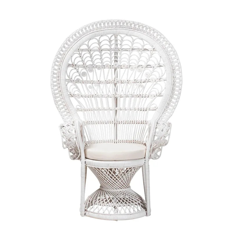 Moderner Boho-Pfauensessel Kallima aus weißem Natur-Rattan