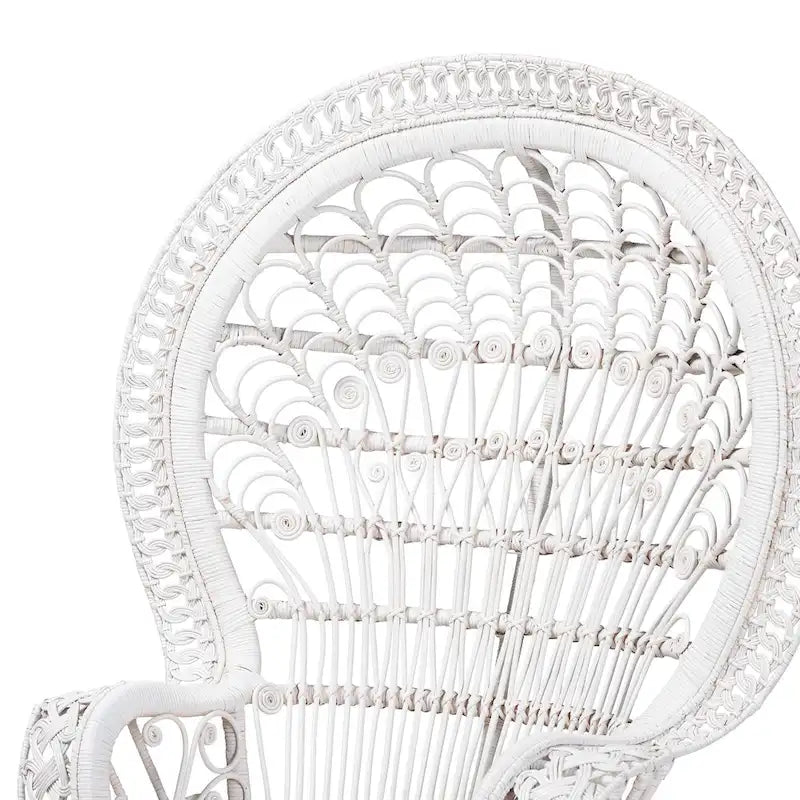 Moderner Boho-Pfauensessel Kallima aus weißem Natur-Rattan