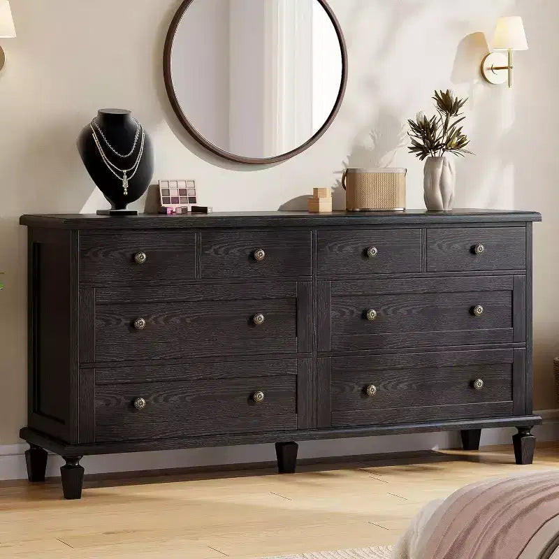 Kommode mit 8 Schubladen fürs Schlafzimmer, Vintage-TV-Kommode 59 mit geschnitzten Griffen und konischen Beinen, Holzkommode mit großem Stauraum